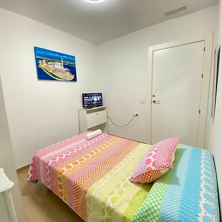 Homestay Frente Estacion De Tren Joaquin Sorolla *